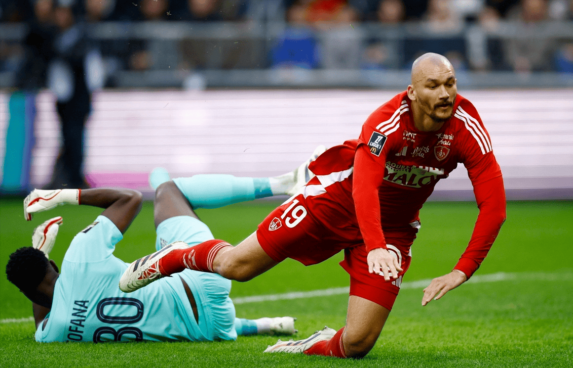 关于法甲今晚再迎强敌,洛杉矶快船手感冰凉,主帅态度——气氛紧张,资深球员宣示担当的信息 关于法甲今晚再迎强敌,洛杉矶快船手感冰凉,主帅态度——气氛紧张,资深球员宣示担当的信息