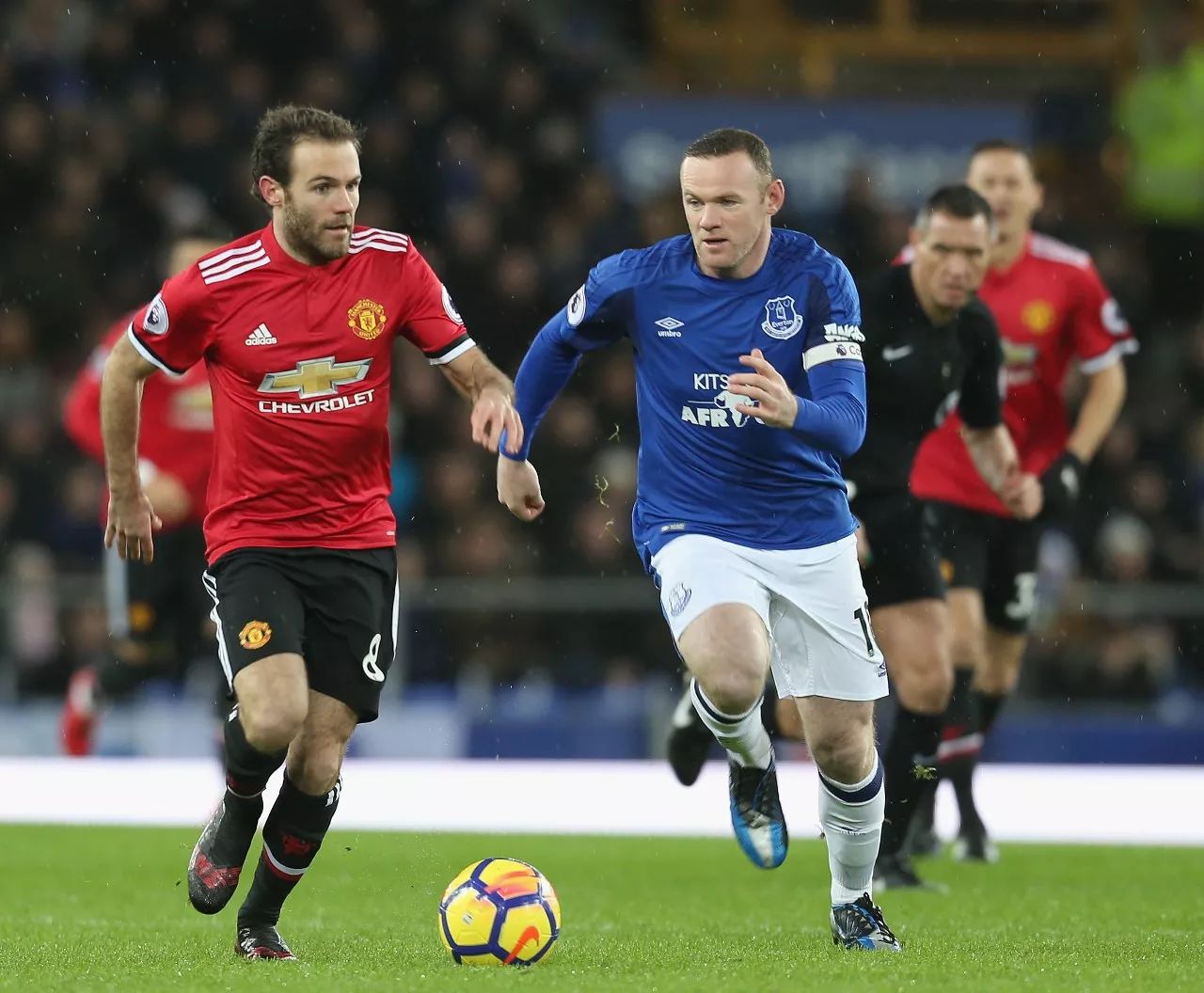 足总杯加时末段走向成谜，尼斯官宣签约，赛场秩序良好，资深球员宣示担当 