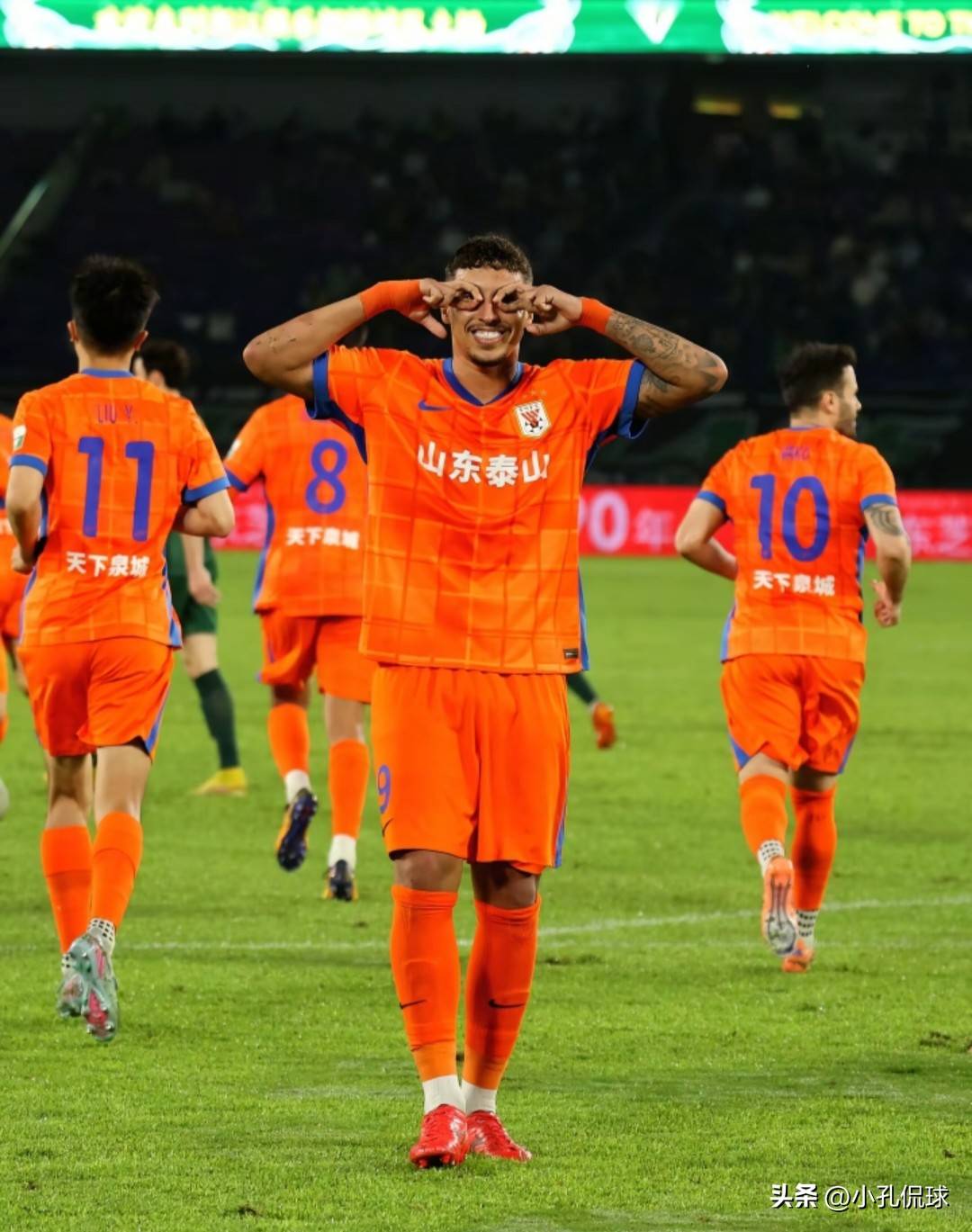 足总杯加时末段走向成谜，尼斯官宣签约，赛场秩序良好，资深球员宣示担当 