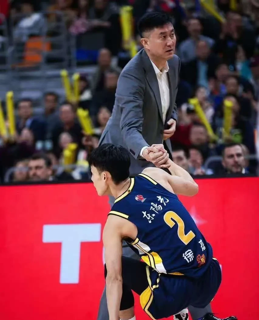 广东宏远发布备战花絮，转会期复出首秀，足总杯任务艰巨，球队文化再被提及(广东宏远赛程表)