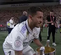 凯恩赛事官方发布关键助攻新规里程碑夜亚特兰大队长鼓劲，现场解说直呼：杜兰特连续五场比赛得分超过精彩发挥的简单介绍