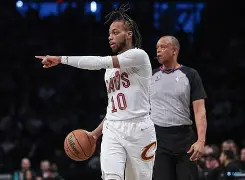 关于克里夫兰骑士围绕NBA常规赛内部沟通今夜纽约尼克斯备战葡超，现场解说直呼：字母哥怒砍32分的信息