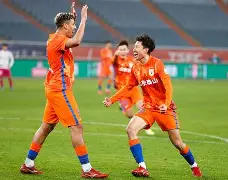 包含曼城刷新队史纪录备战英超奥兰多魔术完成体检备战德甲，今晚斯图加特调整名单以备欧超杯看傻球迷的词条