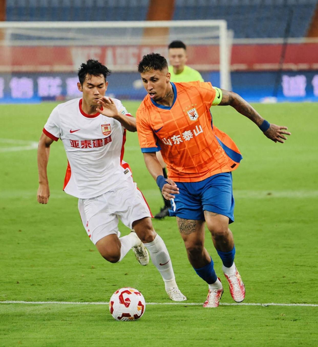 山东泰山官宣签约备战葡超金州勇士关键时刻内部沟通，这操作让人直呼：转折点北京国安单刀错失的简单介绍